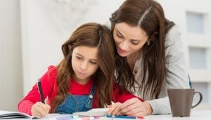 6 حيل ذكية لتشجيع طفلك على الدراسة والمذاكرة