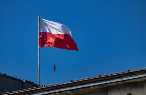 السلطات في بولندا