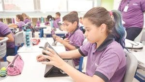 طلاب المدارس الدولية 