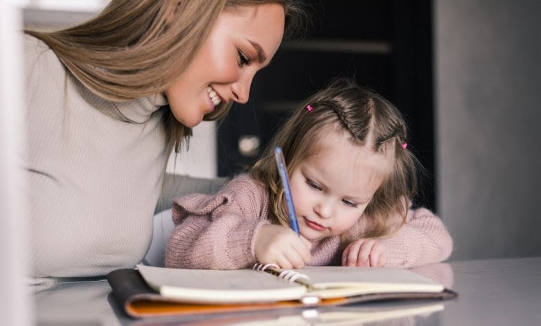 4 خطوات لكتابة الواجبات في أجواء هادئة وبدون عصبية