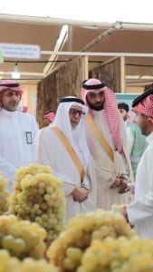 ‏مدير بيئة الطائف يستقبل رئيس جامعة الطائف في مهرجان العنب والرمان 2025