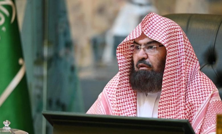 الشيخ  عبدالرحمن السديس: الالتزام بالتعليمات الأمنية عبادةٌ تُصان بها الأرواح وتُحفظ بها المقدسات